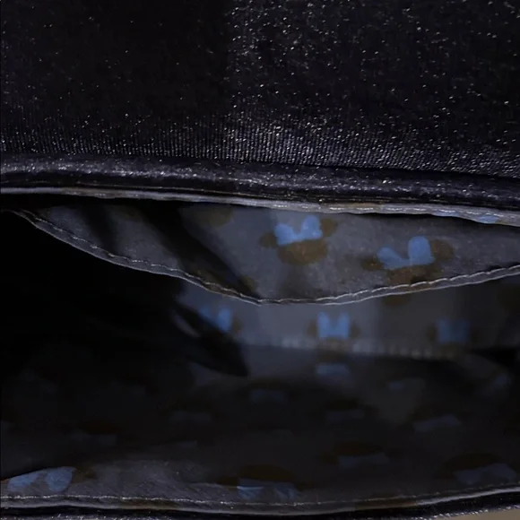 NWT Minnie Mouse Loungefly Crossbody ❤️ - Picture 7 of 7